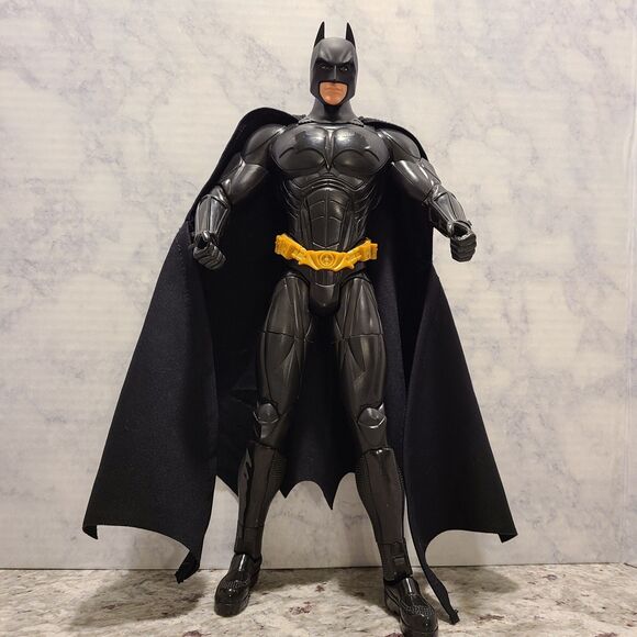 🦇🦇Batman Begins 14"/35cm Action Figure With Cape DC Comics H1386🦇🦇 - Picture 1 of 6